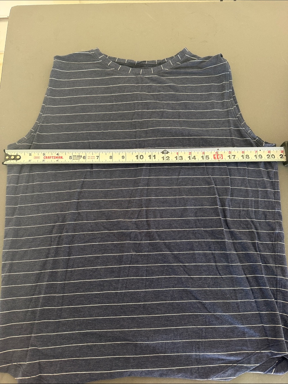 Lululemon Muscle Tank - Picture 4 of 4